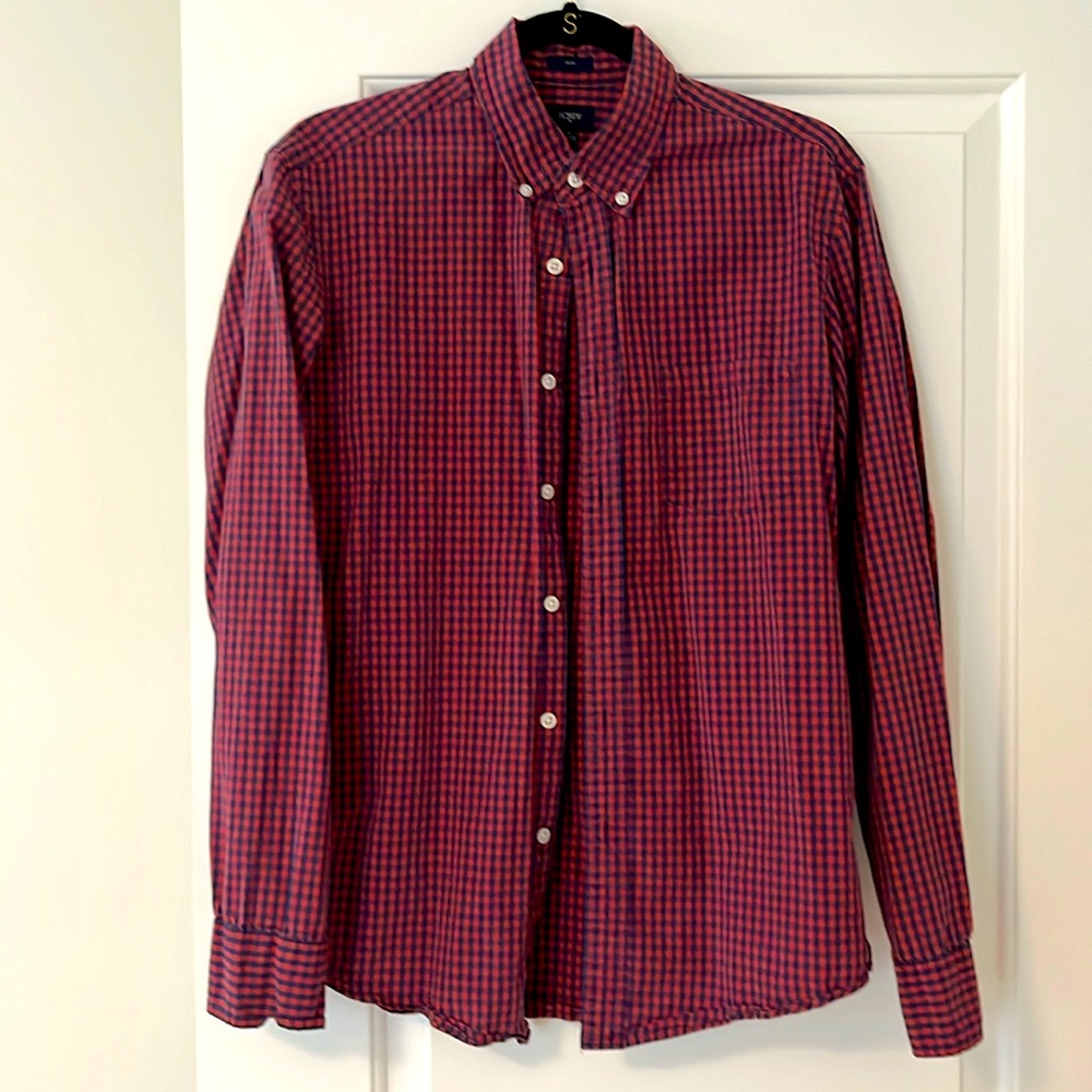 Men’s J Crew Burgundy button down shirt. Size M
